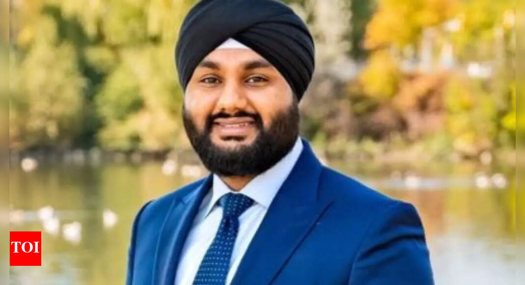 <div>'Hey turban head, go home': Sikh Canadian politician Hardeep Grewal faces racist attack, says it's exhausting and painful</div>