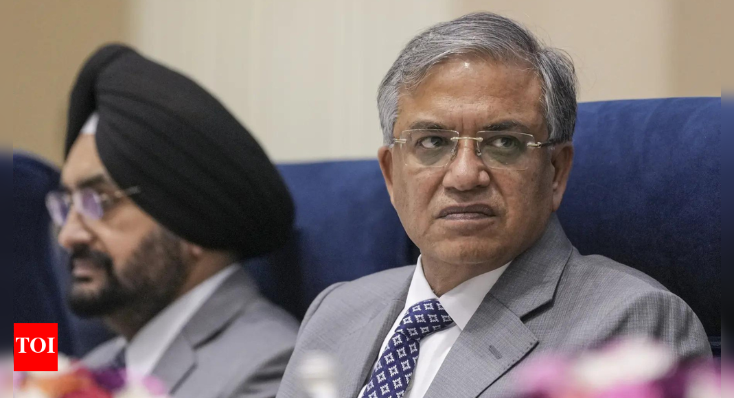 <div>Bihar polls: No SIRround sound; Election Commission silent on number of 'aliens' deleted</div>