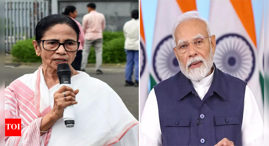 <div>'Not the time for partisan chest-thumping': Mamata Banerjee slams PM Modi for 'politicising' floods; calls it political low</div>