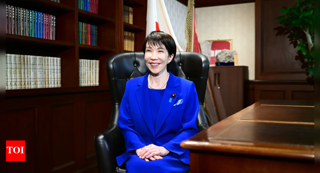 <div>The woman poised to be Japan's first female prime minister faces challenges</div>