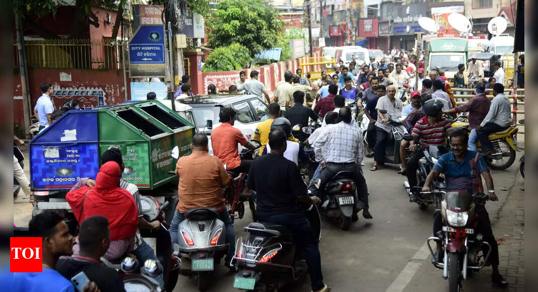 Curfew lifted, Cuttack shows signs of normalcy