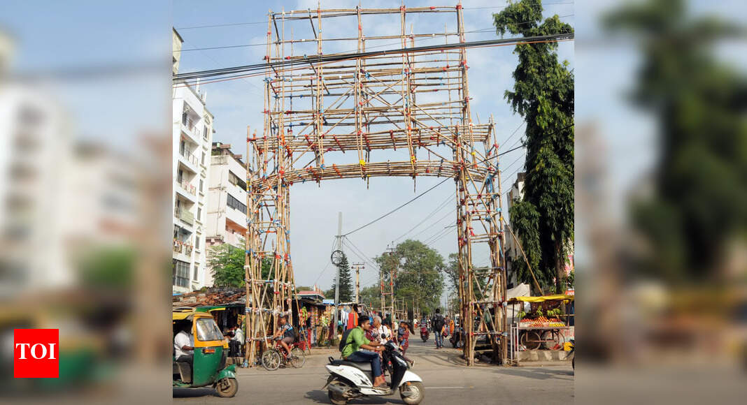 Traffic congestion in Ranchi due to unremoved Durga Puja welcome gates