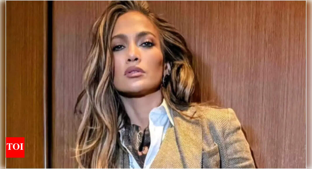 Jennifer Lopez says family keeps her grounded