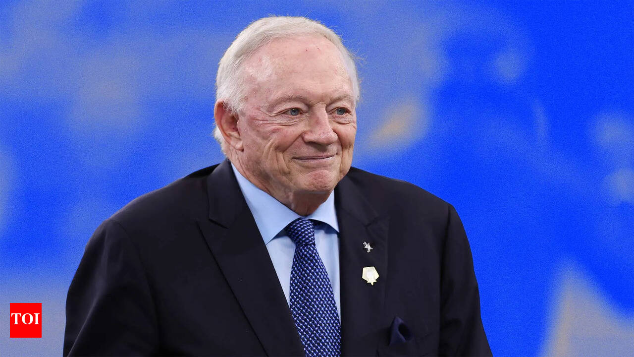 “WHAT IN THE RED, WHITE & BLUE?!” — Jerry Jones STUNS America With $7 MILLION Donation to Turning Point USA to Create Rival ‘All-American Halftime Show’… Fans Say He’s DECLARING WAR on the NFL! .Qu