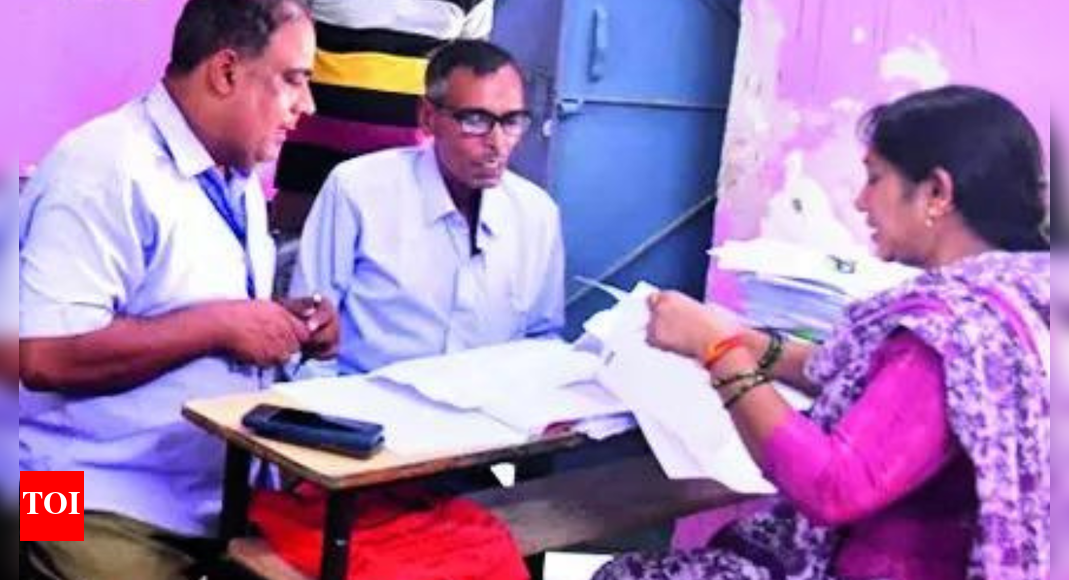 <div>'What's the identity of add-ons?': Supreme Court demands transparency in Bihar electoral rolls revision amid NGO concerns</div>