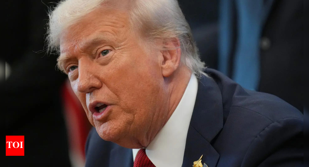 <div>'Biggest joke in US senate': Donald Trump slams senator Blumenthal over military service claims; calls him a 'fraud'</div>