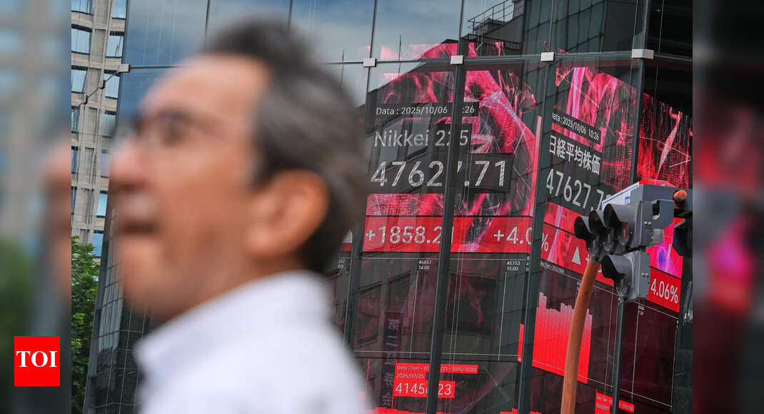 Asian stocks today: Markets trade in red after Wall Street slips; HSI falls over 280 points, Nikkei down 0.7%