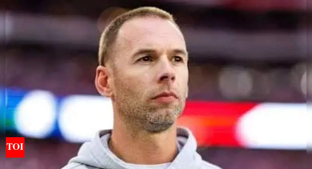 NFL coach Jonathan Gannon faces $100,000 fine after appearing to hit player on sideline