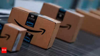 US woman claims that her Amazon order arrived containing hundreds of unmarked absentee ballots; Amazon responds