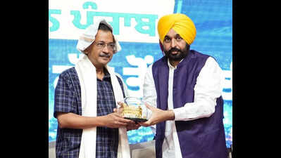 Kejriwal, Mann inaugurate LPU’s annual cultural event