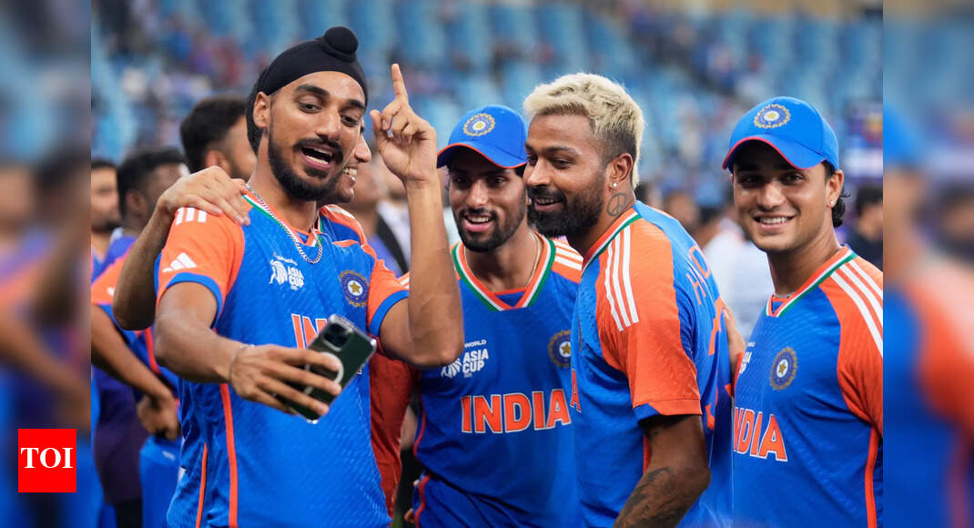 'Bas dande uda rhe': Arshdeep Singh reveals his idols — one is Zaheer Khan and the other a Pakistani legend