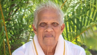 Meet 83-year-old ‘Scholarship Master’ from Karnataka who has helped poor students win Rs 5 crore in scholarships; visits 350+ colleges yearly