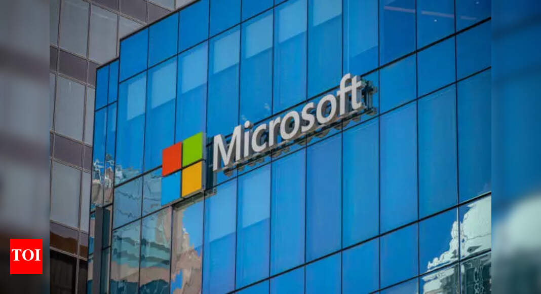 Microsoft engineer quits: emails thousands of staff; says can't enable war