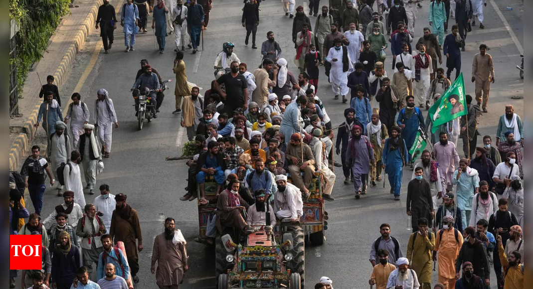 Pak violence over pro-Palestine march: 2 killed, 50 wounded in clashes in Lahore
