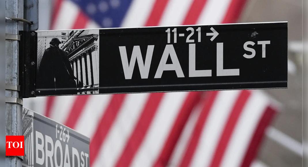 US markets today: S&P 500 and Dow hold near all-time highs; crude oil slips on Gaza ceasefire