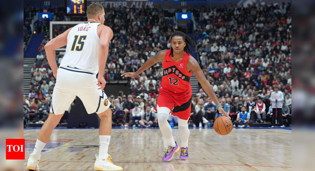 Toronto Raptors rookie Collin Murray-Boyles exits pre-season match against Boston Celtics with right elbow bruise
