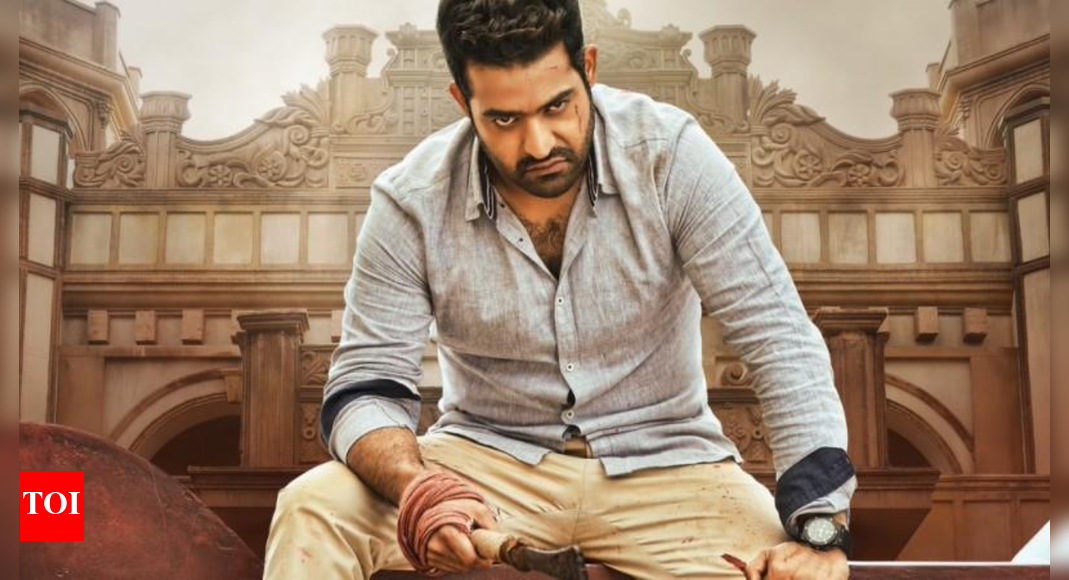 Celebration of 7 years of 'Aravinda Sametha Veera Raghava' by Jr NTR fans