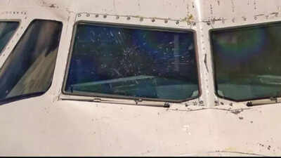 Plane lands with cracked windshield
