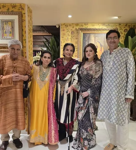 Karwa Chauth 2025: Shabana Azmi Praises Sunita Kapoor as a Superwoman at Anil Kapoor's Festive Bash