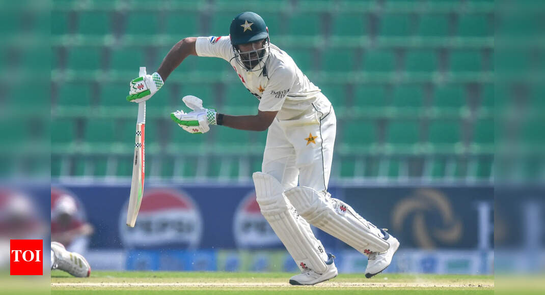Crazy! Pakistan fans cheer after captain gets out - reason will shock you