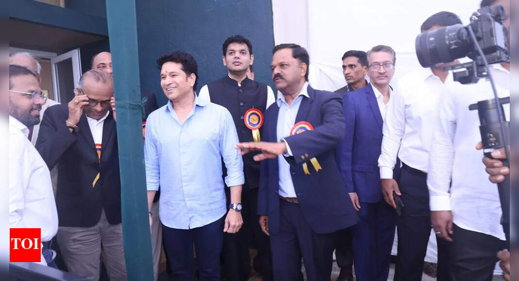 'Score a hundred and take them': Tendulkar recalls Amre's unforgettable gesture