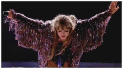  Taylor Swift announces docuseries; set for December 12th release - WATCH