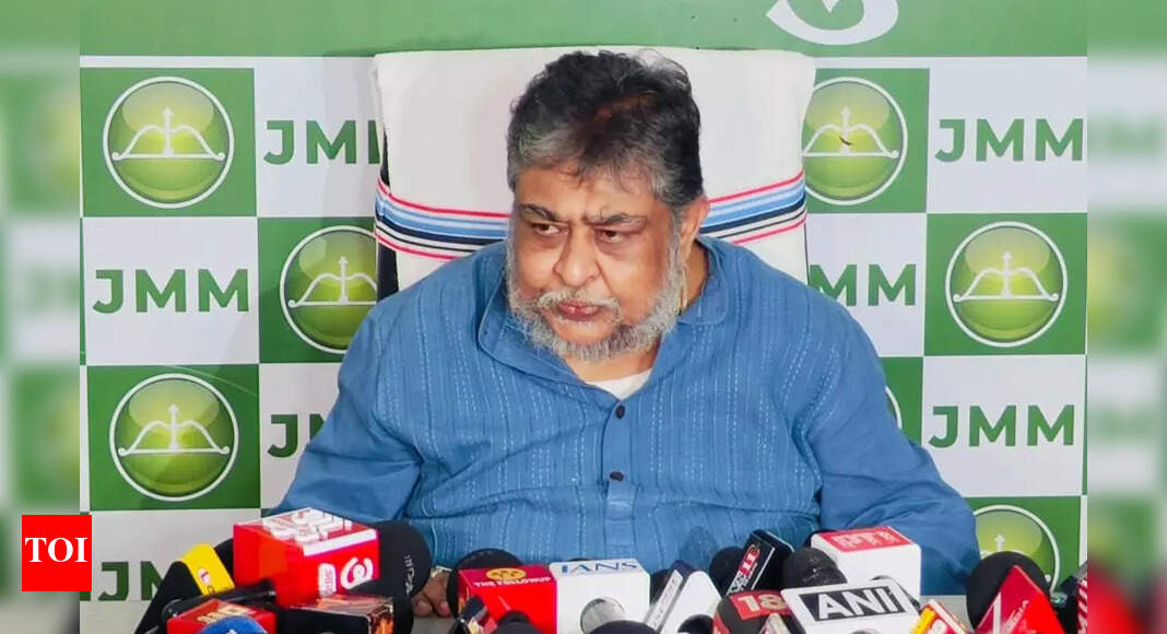 Timing of IRCTC scam trial against Lalu, family politically motivated, says JMM