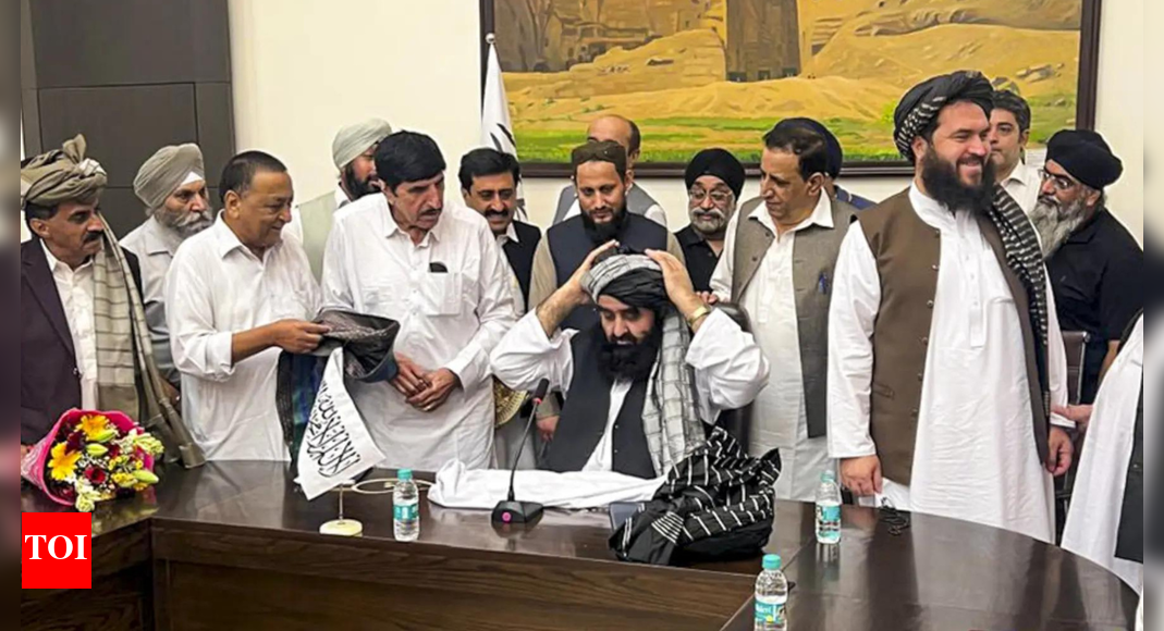 Afghan Hindus and Sikhs meet foreign minister Muttaqi; urge restoration, maintenance of gurdwaras, temples Afghan Hindus and Sikhs meet foreign minister Muttaqi; urge restoration, maintenance of gurdwaras, temples