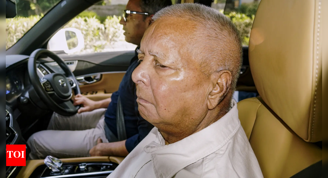 <div>Lalu IRCTC scam 'fountainhead', says court as it frames charges</div>