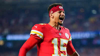 Fans can’t stop reacting after Antonio Brown turns Patrick Mahomes into a Coldplay-style meme moment