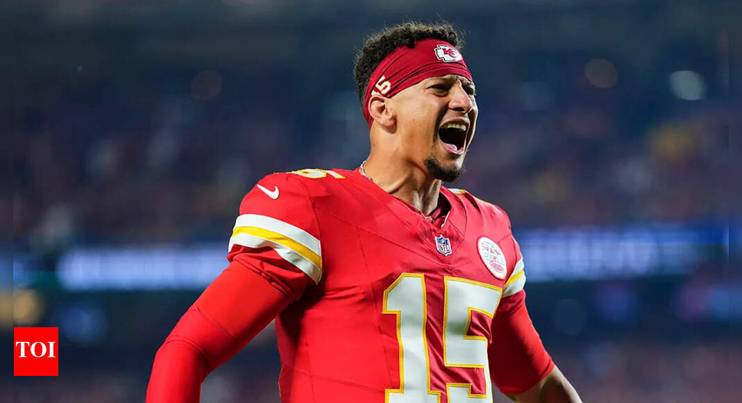 Fans can’t stop reacting after Antonio Brown turns Patrick Mahomes into a Coldplay-style meme moment