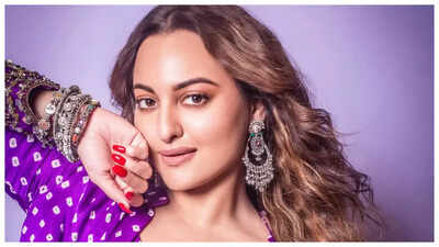 'Aap apna dekh lo': Sonakshi Sinha's hilarious reaction to Bollywood's nepotism debate