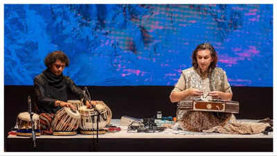 Rahul Sharma’s santoor fusion concert witnesses a full house at NCPA
