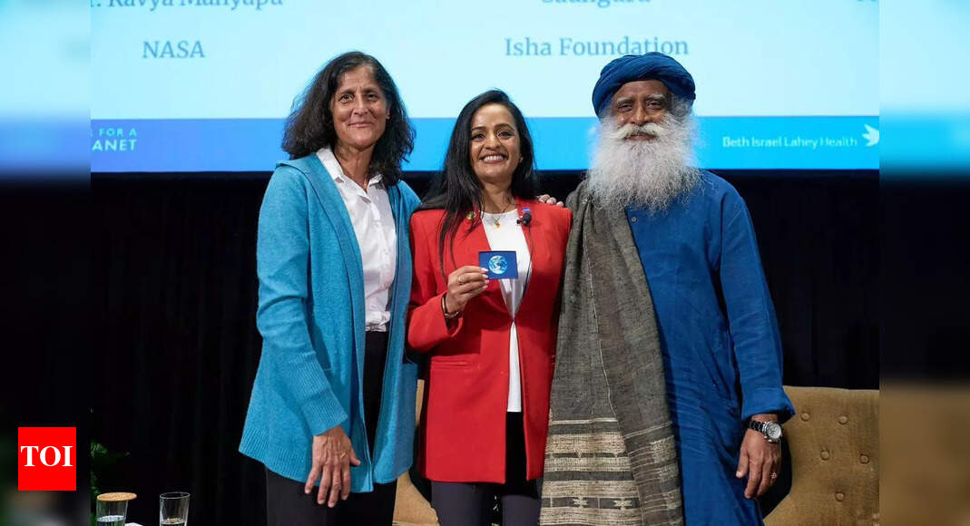 Conscious Space Exploration: Sadhguru, Sunita Williams and Kavya Manyapu discuss science and spirituality at Harvard event Conscious Space Exploration: Sadhguru, Sunita Williams and Kavya Manyapu discuss science and spirituality at Harvard event