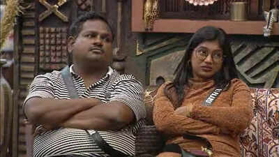  Vj Parvathi and Diwakar swap to the super deluxe house
