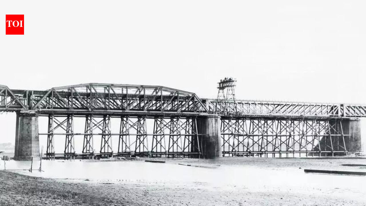 Prayagraj’s iconic 160-yr-old bridge: Old yet steadfast in utility ...