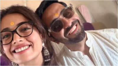  Rashmika Mandanna and Ayushmann Khurrana share adorable moment ahead of release - See photo