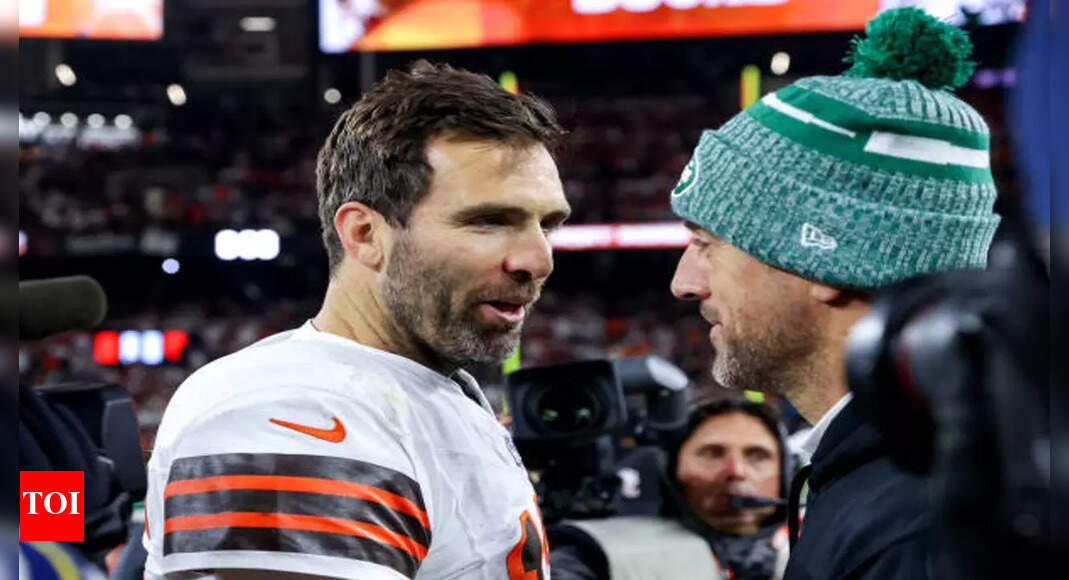 Aaron Rodgers, Joe Flacco clash in rare over-40 QB duel on Thursday Night Football