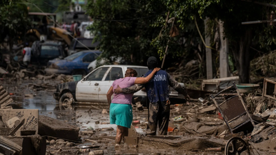 Deadly landslides and flooding cut off 300 communities in Mexico