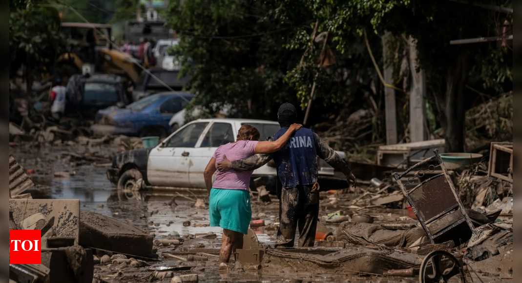 Deadly landslides and flooding cut off 300 communities in Mexico Deadly landslides and flooding cut off 300 communities in Mexico