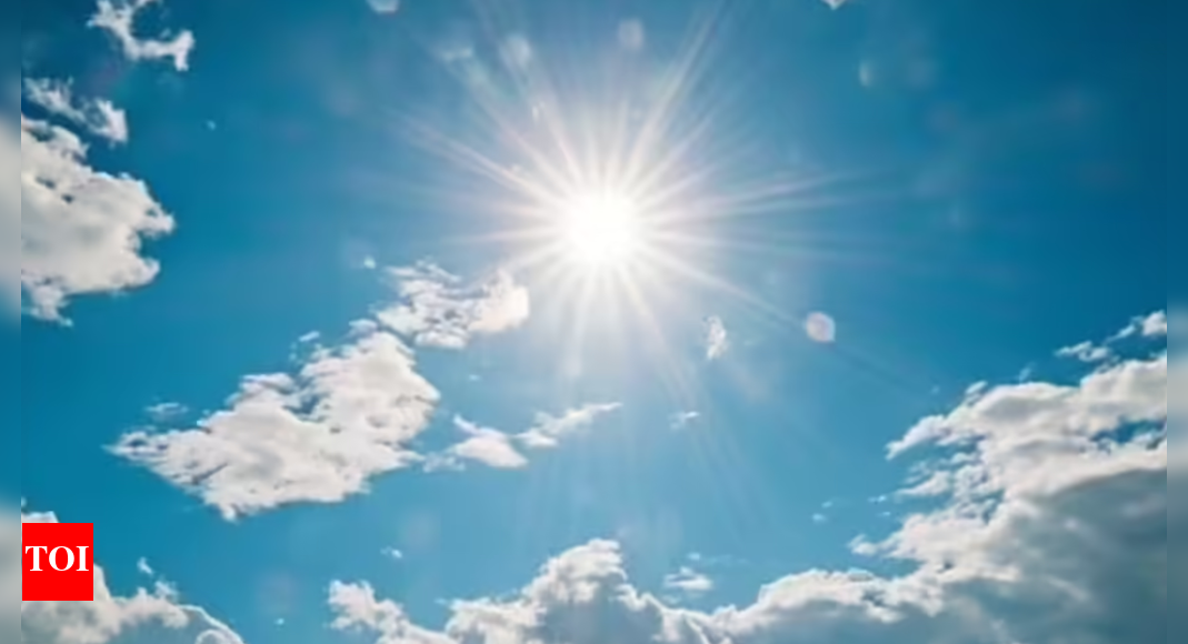 Mumbai weather: Sunny skies, no rain expected; AQI remains poor
