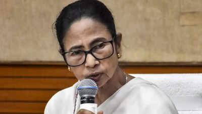  Victim's father apologises to 'mother-like' Mamata; seeks justice for daughter