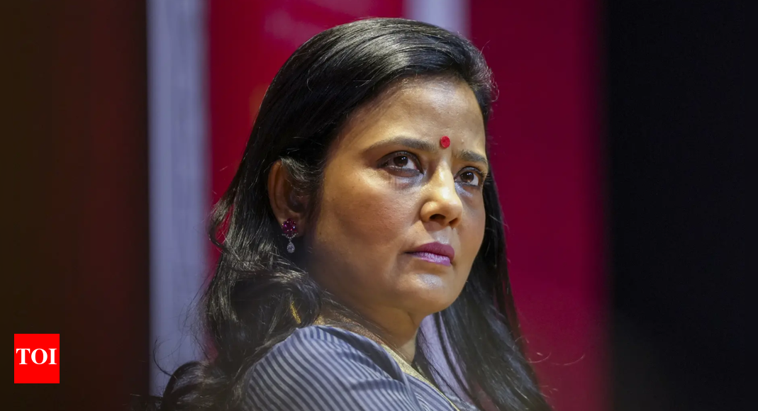 <div>SC nod on green crackers: TMC's Mahua Moitra says no more 'moaning' about air quality; Delhi CM Rekha Gupta thanks top court</div> <div>SC nod on green crackers: TMC's Mahua Moitra says no more 'moaning' about air quality; Delhi CM Rekha Gupta thanks top court</div>