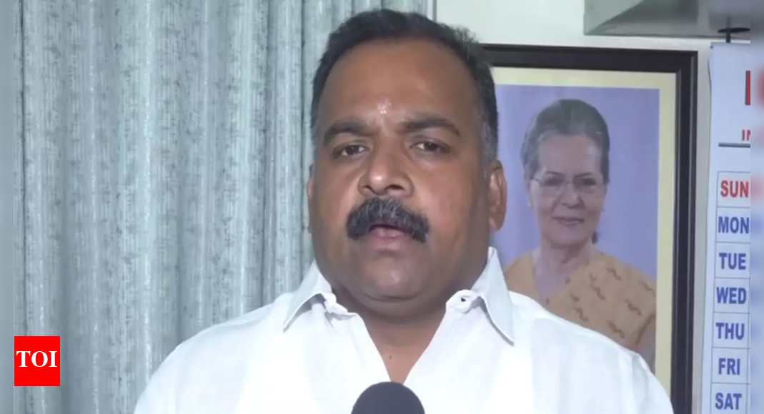 <div>Opposition slams EPFO changes, says people being punished for government's ‘mishandling of economy’</div>