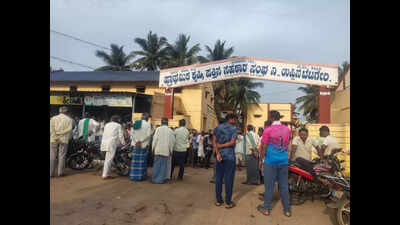 Fall in price of green gram, urad force farmers to procurement centres