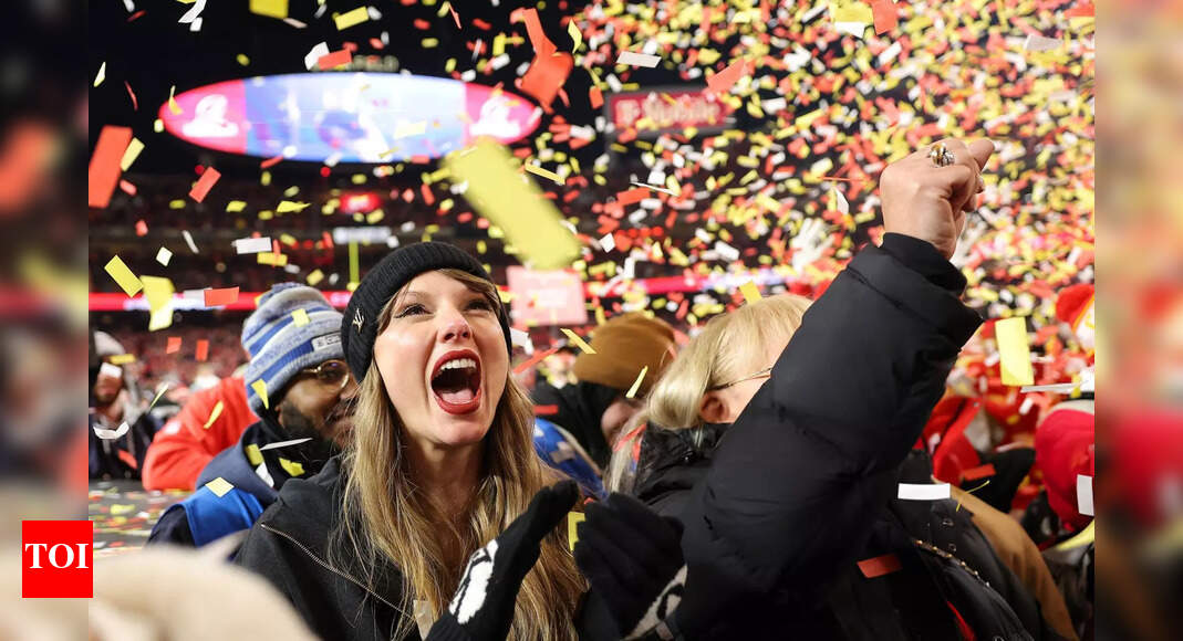 Taylor Swift stops everything to interact with young Travis Kelce fan at Kansas City Chiefs game