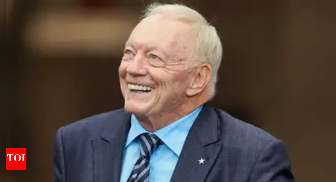 Jerry Jones shows no sign of replacing Matt Eberflus despite fans’ outrage