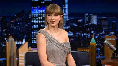Taylor Swift’s emotional tribute to late friend Jeff Lang moves his mother to tears as Travis Kelce supports the singer’s emotional journey