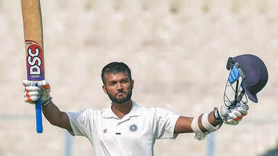 Embarrassment on air: Former selectors 'surprised' Jalaj Saxena never played for India - watch video