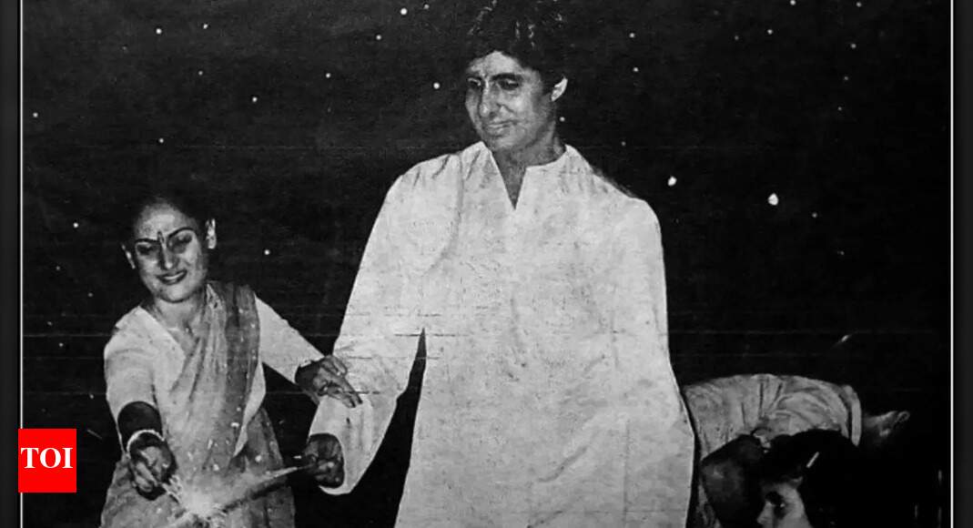 <div>Bachchan family's THIS throwback Diwali PIC is priceless</div> <div>Bachchan family's THIS throwback Diwali PIC is priceless</div>
